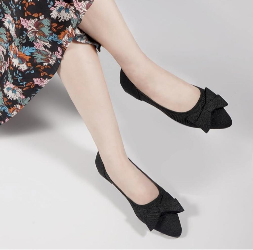 X. MSRP $45 NWT KADIROYA BLACK STRETCH KNIT POINTED TOE BOW FLATS ♡SIZE 42♡